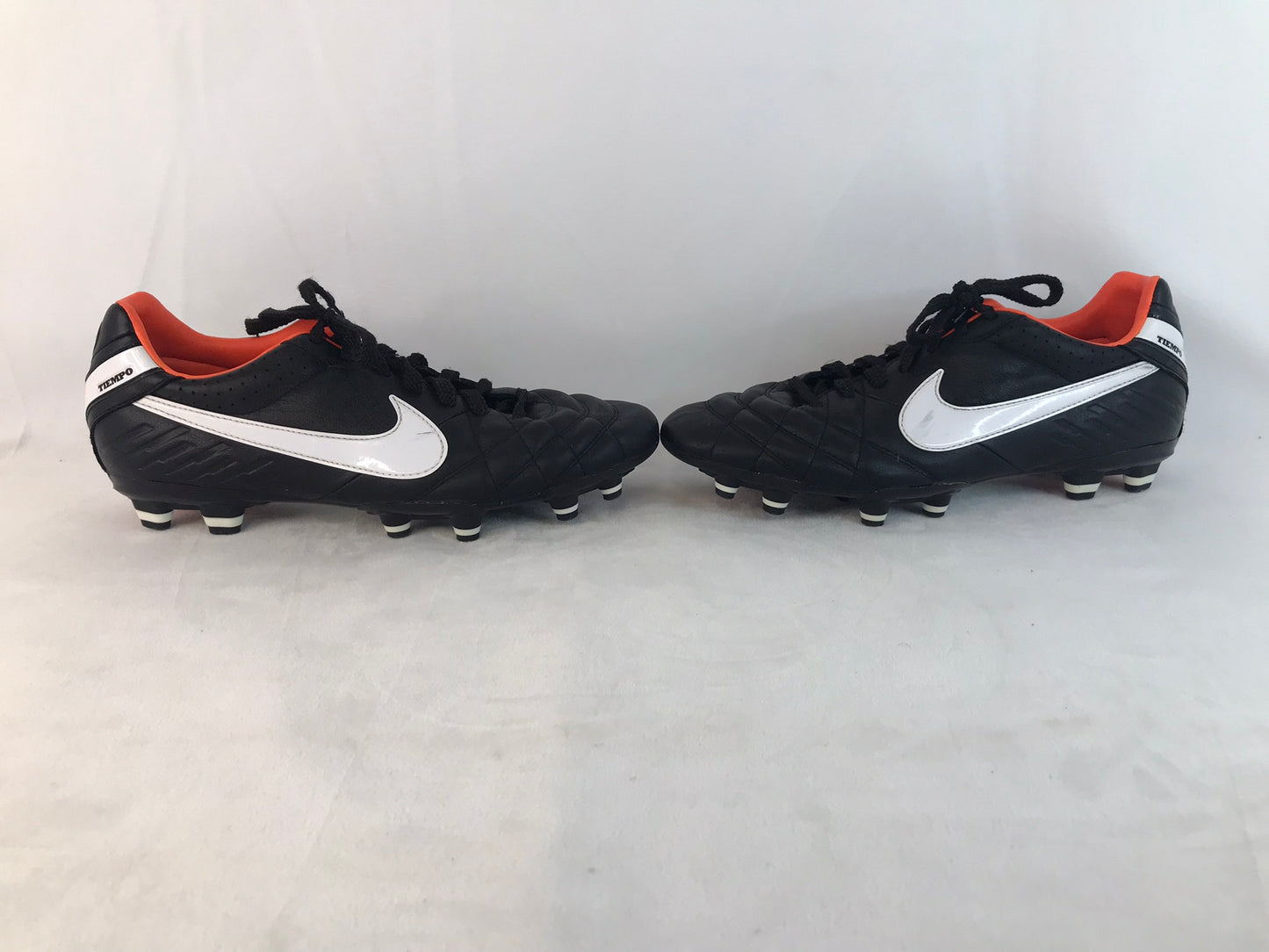Soccer Shoes Cleats Men's Size 8 Nike Tiempo Black White Orange Excellent