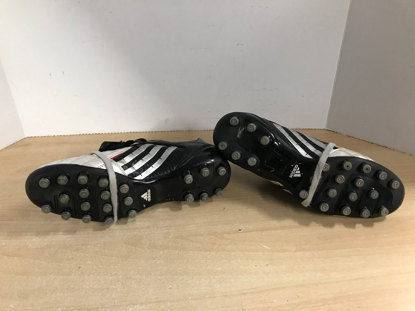 Soccer Shoes Cleats Men's Size 9 Adidas Predito Black Grey Silver Excellent