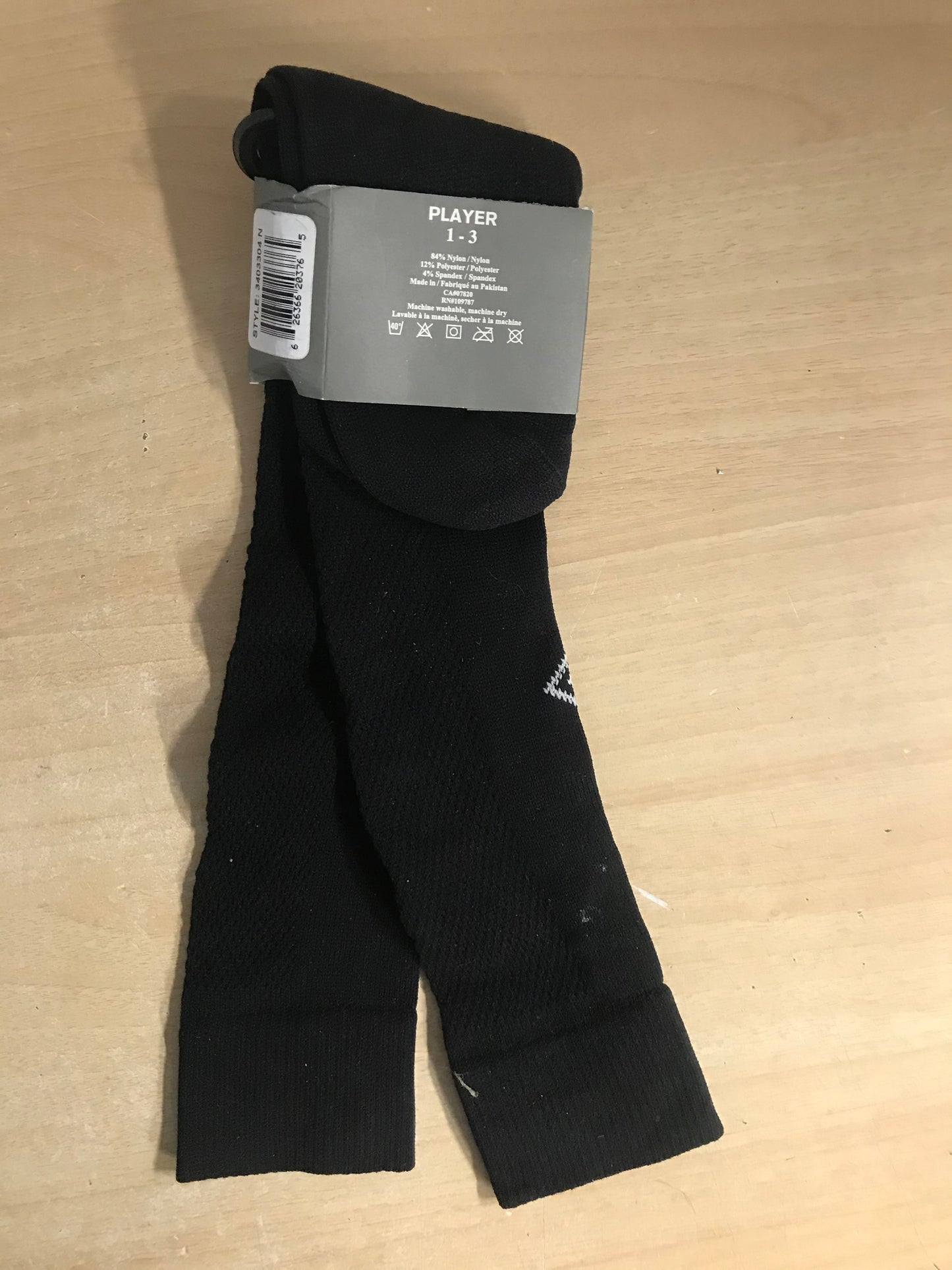 Soccer Socks Child Size shoe 1-3 Umbro Black New