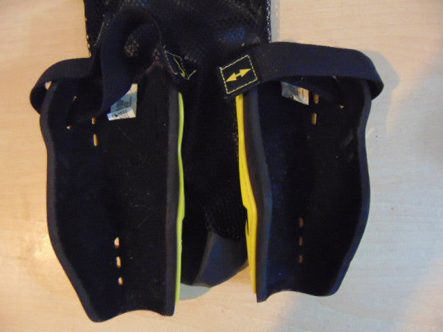 Soccer Shin Pads Child Size Medium Nike Total 90 Ages 6-8 Black Yellow