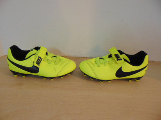 Soccer Shoes Cleats Child Size 11 Nike Tiempo Yellow and Black As New