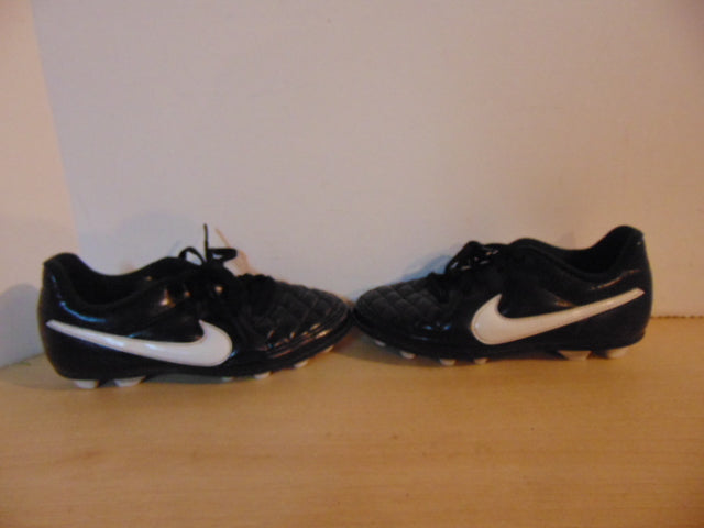Soccer Shoes Cleats Child Size 13  Nike Tiempo Black White