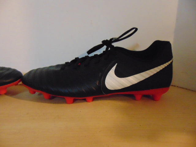Soccer Shoes Cleats Men's Size 10 Nike Tiempo Black Red As New