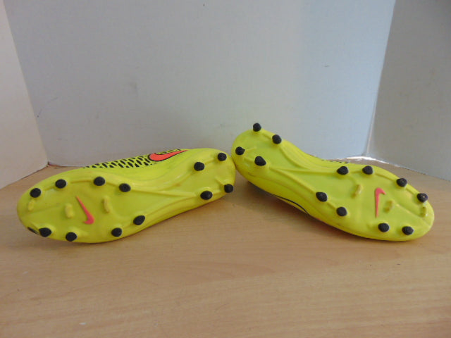 Soccer Shoes Cleats Men's Size 10 Nike Black Yellow Pink Minor Wear