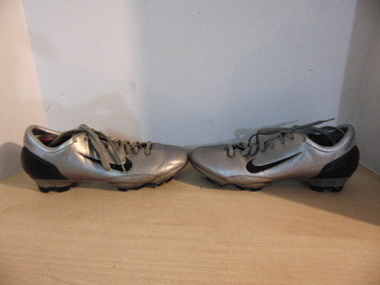 Soccer Shoes Cleats Men's Size 8.5 Nike Black Grey
