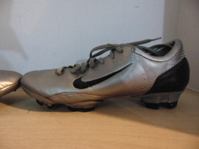 Soccer Shoes Cleats Men's Size 8.5 Nike Black Grey