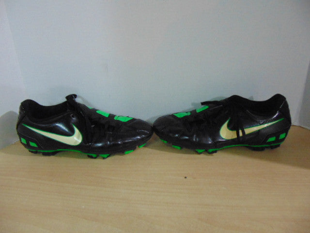 Nike soccer cleats 90 top