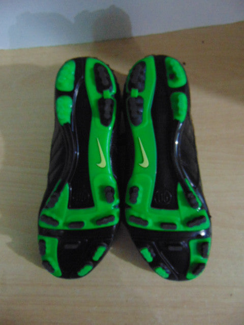 Soccer Shoes Cleats Men s Size 6 Nike Total 90 Green Black