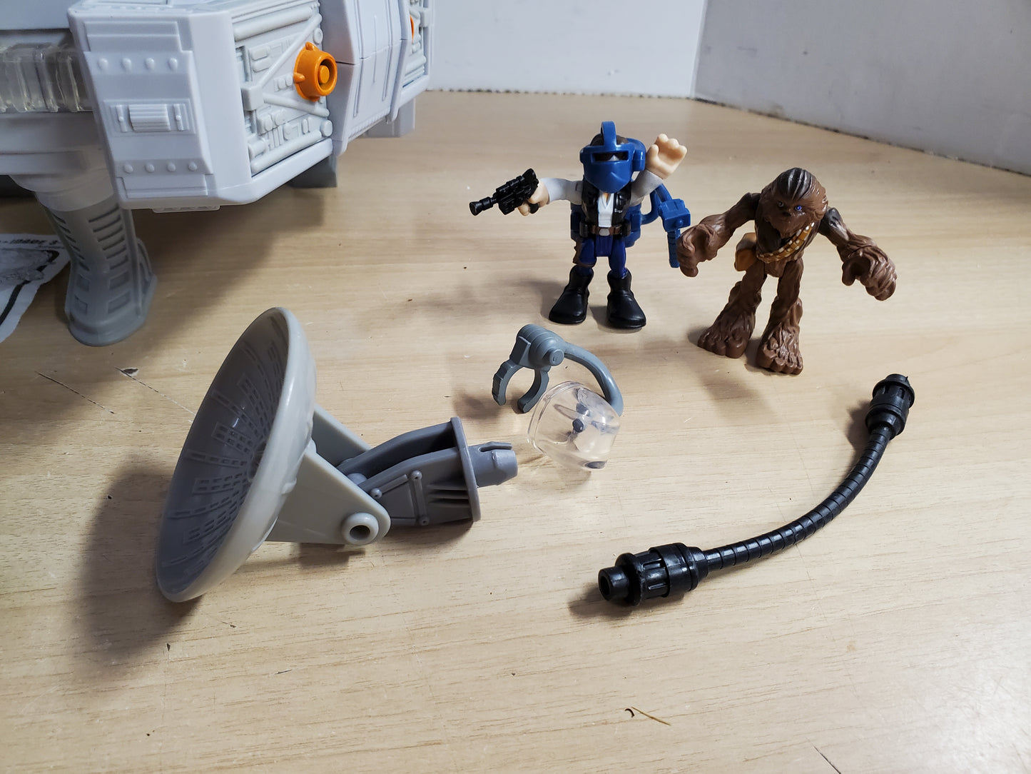 Star Wars Playskool Heroes Jedi Force Millennium Falcon with Han Solo Chewbacca Excellent