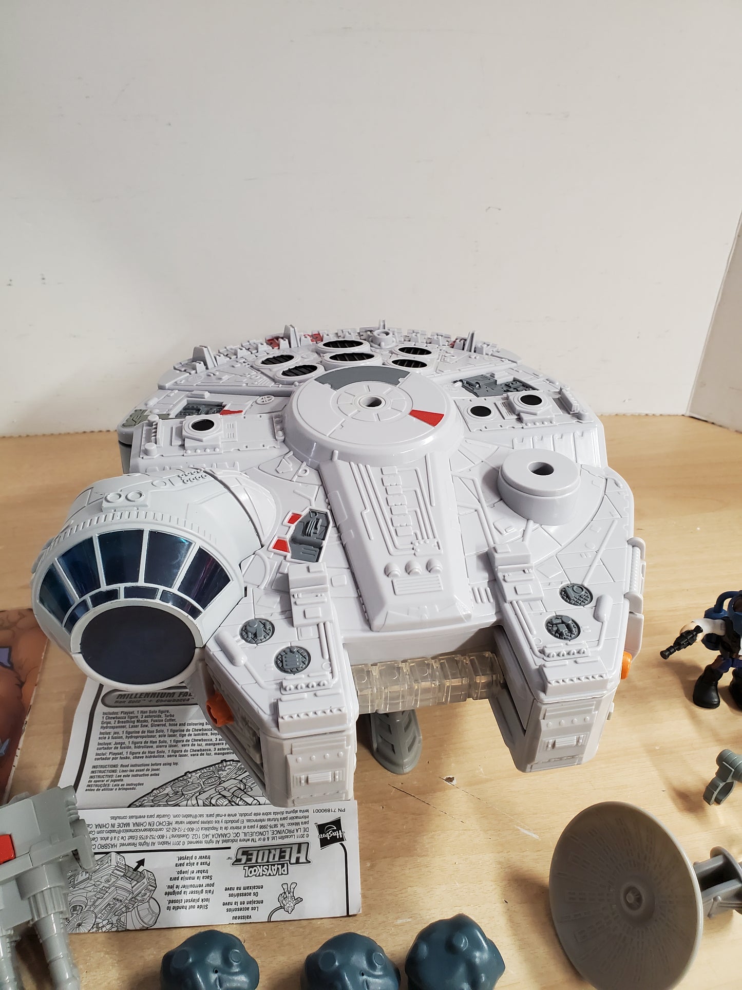 Star Wars Playskool Heroes Jedi Force Millennium Falcon with Han Solo Chewbacca Excellent