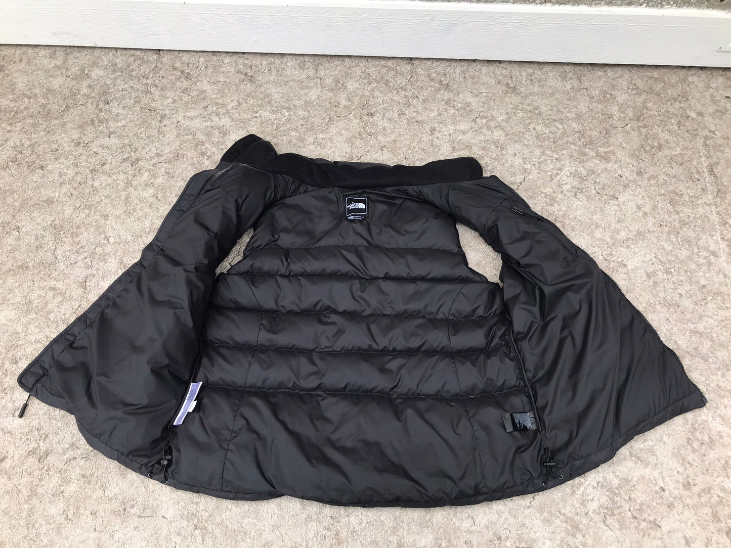 The North Face Ladies Size X Large Nuptse 700 fill Goose Down Quilted Vest New Never Worn Paid 259.99 + tax