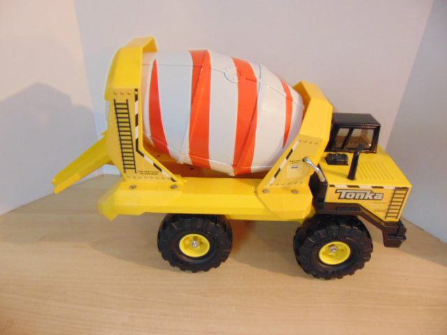 Tonka Vintage Metal Cement Truck 22 inch Excellent Condition