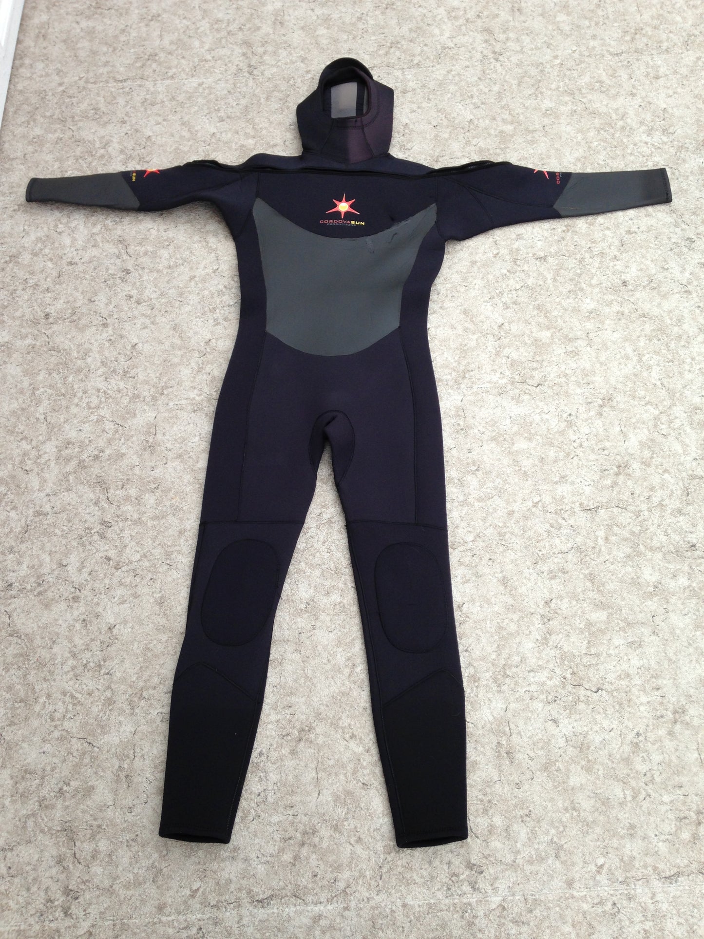 Wetsuit Men's Size Large Full Cordova Sun Surf Dive Neoprene 4-5 mm Black Minor Wear