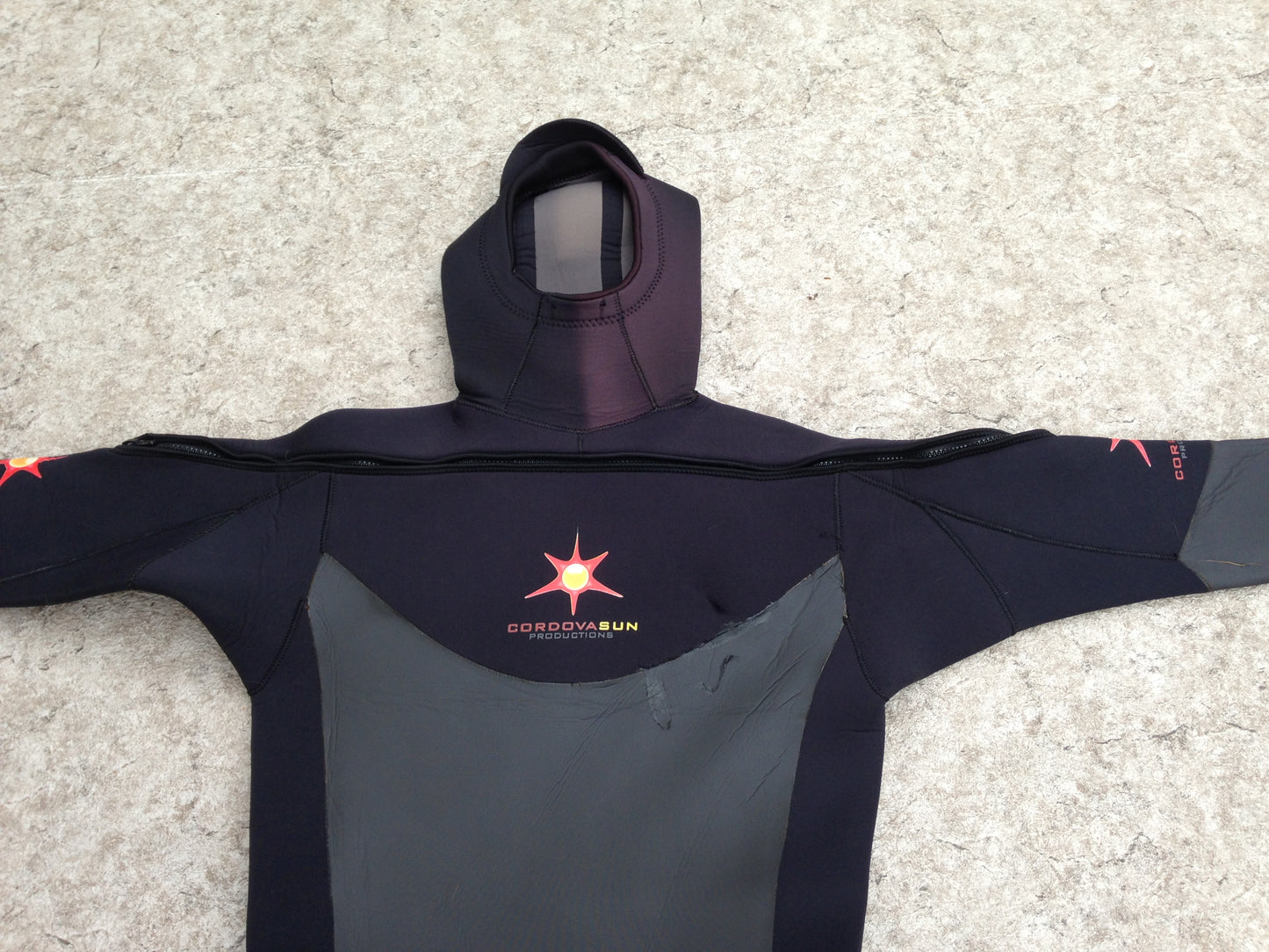 Wetsuit Men's Size Large Full Cordova Sun Surf Dive Neoprene 4-5 mm Black Minor Wear