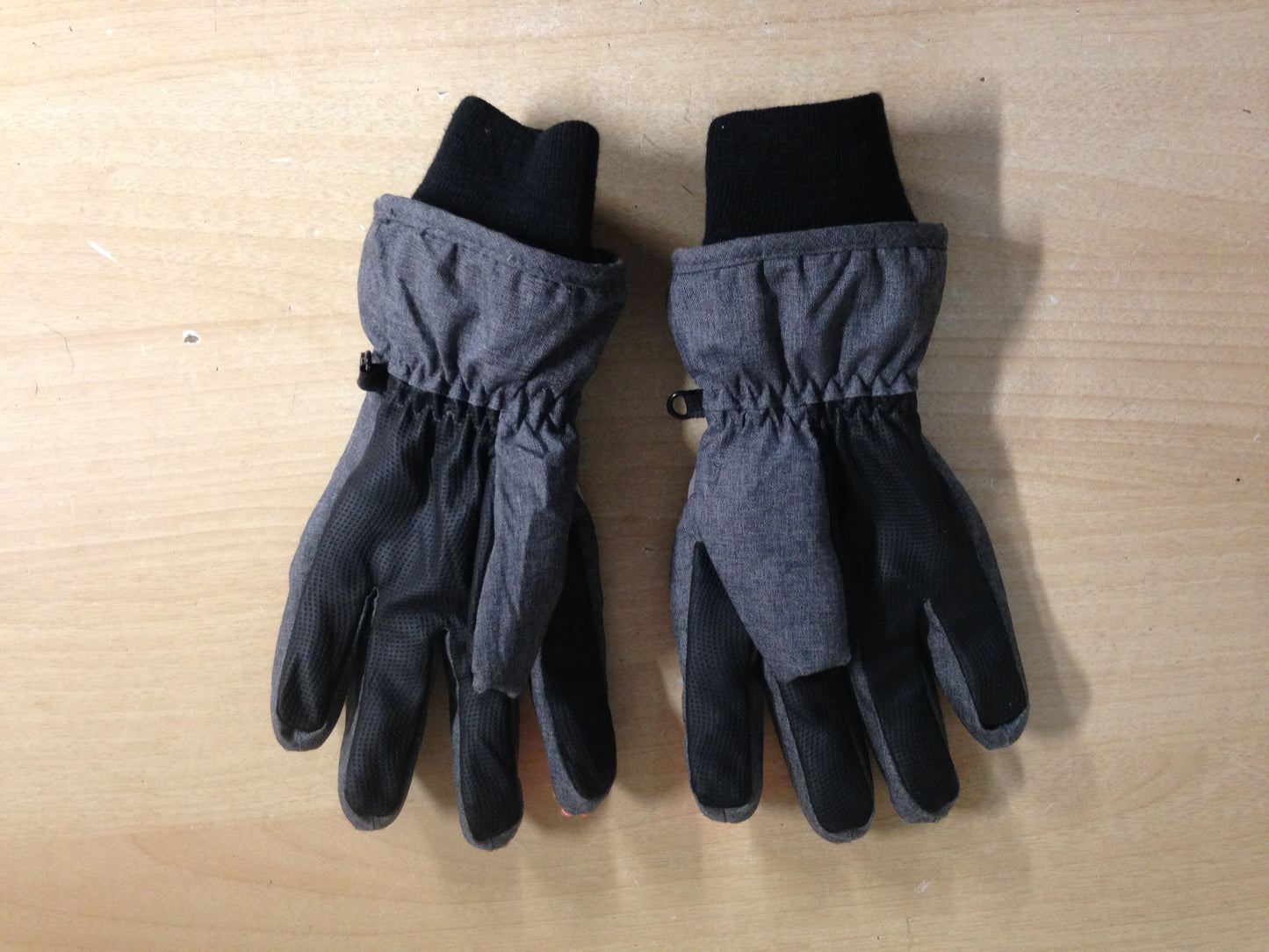 Winter Gloves and Mitts Child Size 10-12 Grey Coral Excellent