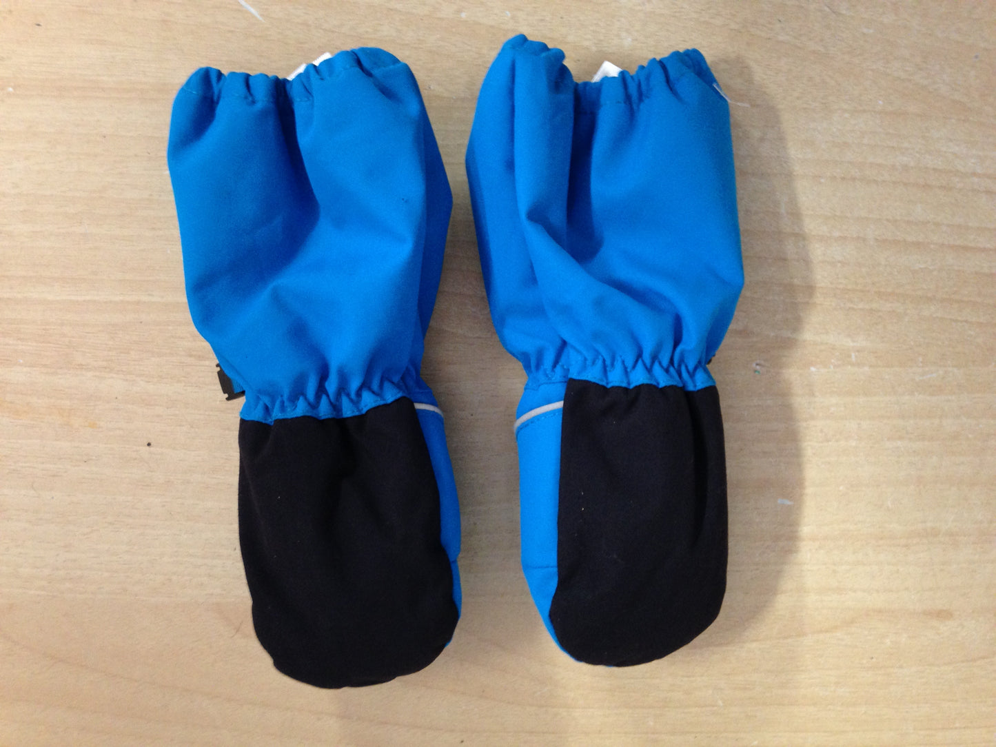 Winter Gloves and Mitts Child Size 1-3 Infant MEC Aqua Blue  Waterproof Excellent Snowboarding