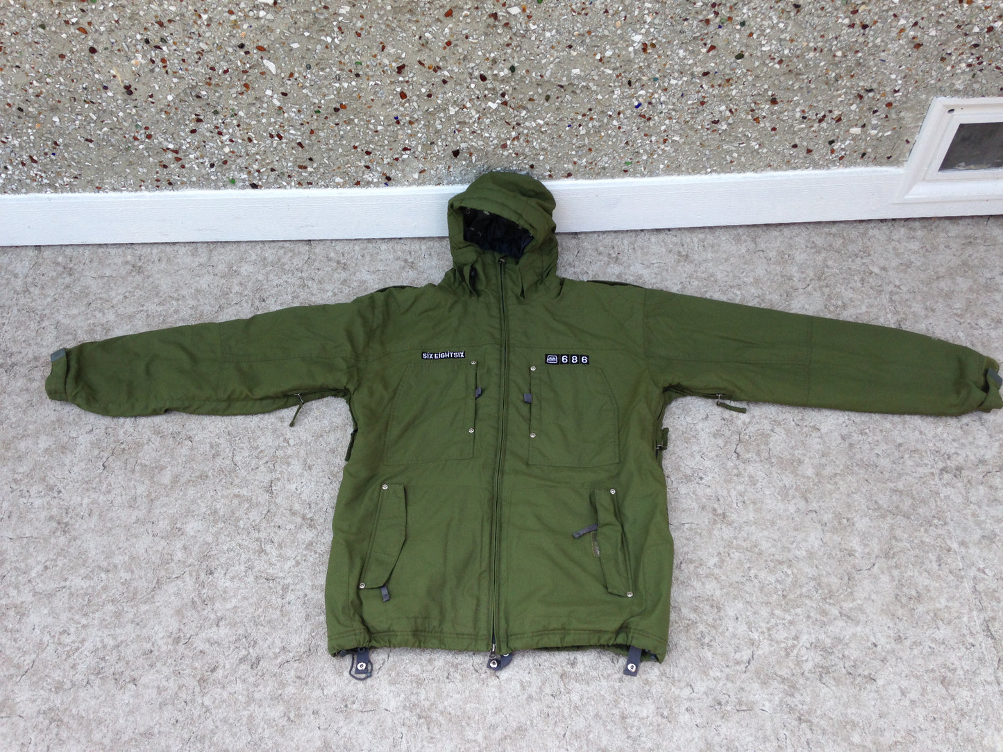 Winter Coat Men's Size X Large 686 Snowboarding With Snow Belt Hunter Green Minor Wear Outstanding Quality