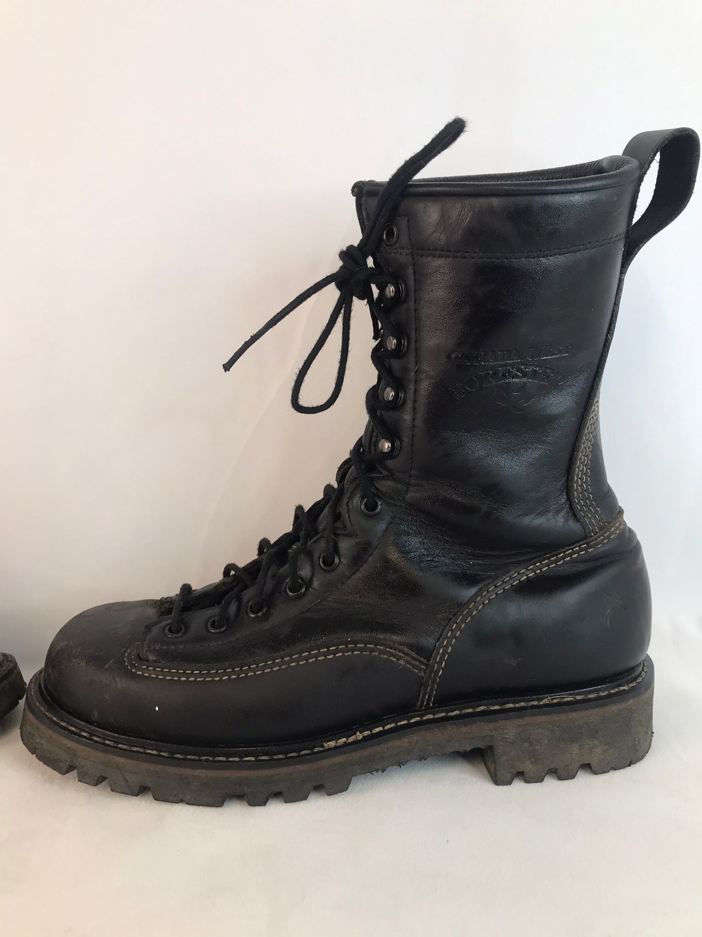 Work Boots Men's Size 9.5 EEE #14394 Canada West Forester Black Fire Retardant Leather Laces Vibram Soles Kevlar Threading Worn Once Retail 379.99 As New
