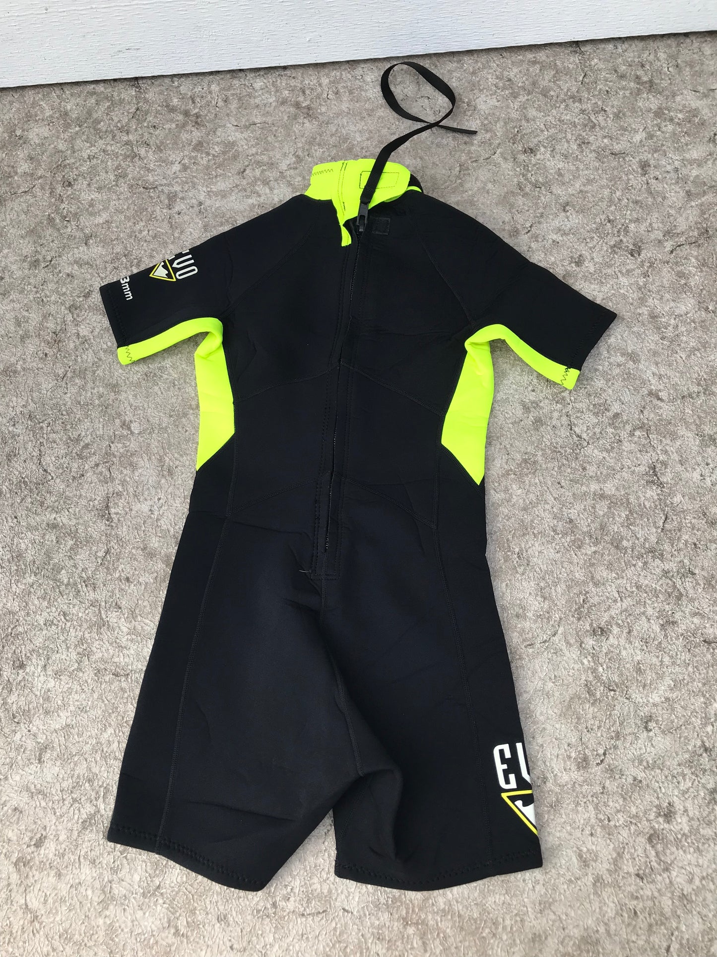 Wetsuit Child Size 12 Evo Black Lime  3 mm Neoprene Excellent