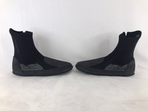 Wetsuit Dive Surf Booties Men's Size 9 Akona Titanium With Side Zippers Black Excellent