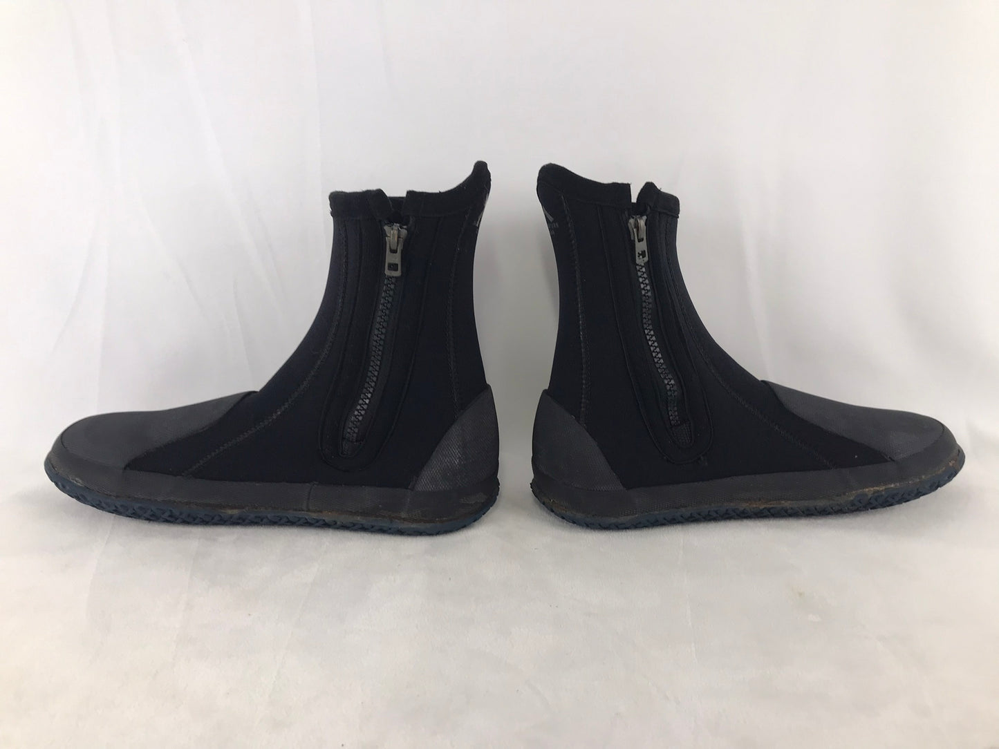 Wetsuit Dive Surf Booties Men's Size 9 Akona Titanium With Side Zippers Black Excellent