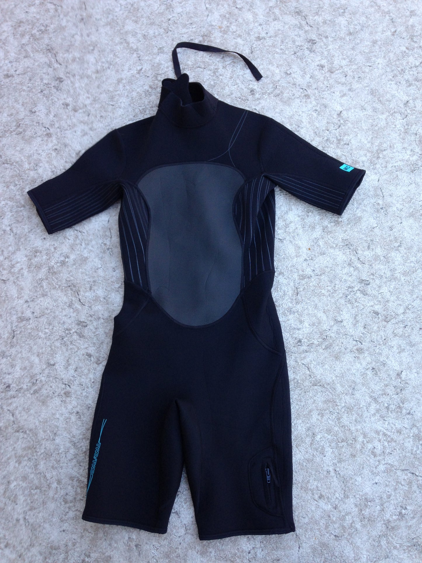 Wetsuit Ladies Size 10 MEC  2-3 mm Neoprene Black New Demo Model