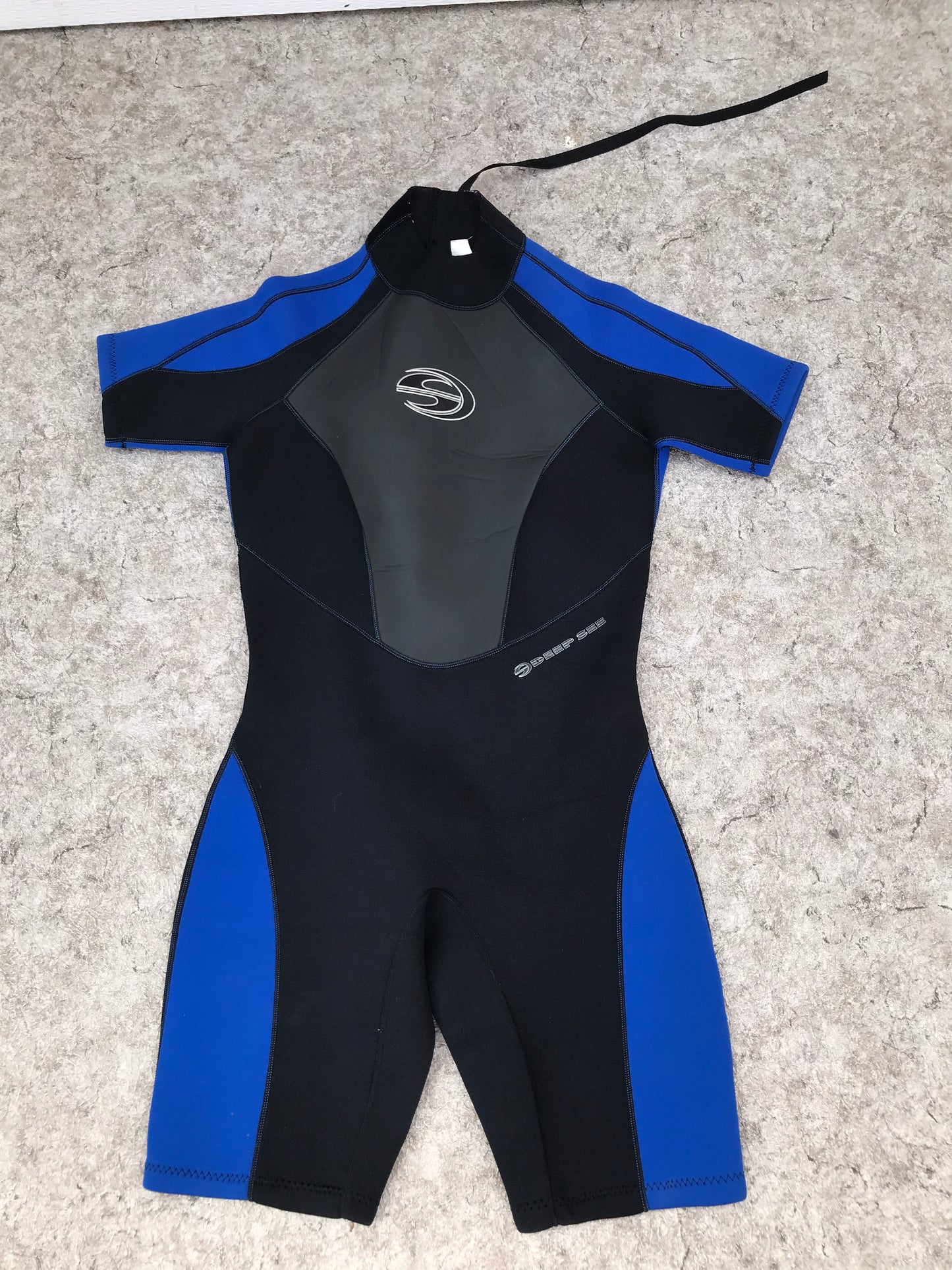 Wetsuit Ladies Size 11-12 Deep Sea 2-3 mm Black Blue New Demo Model