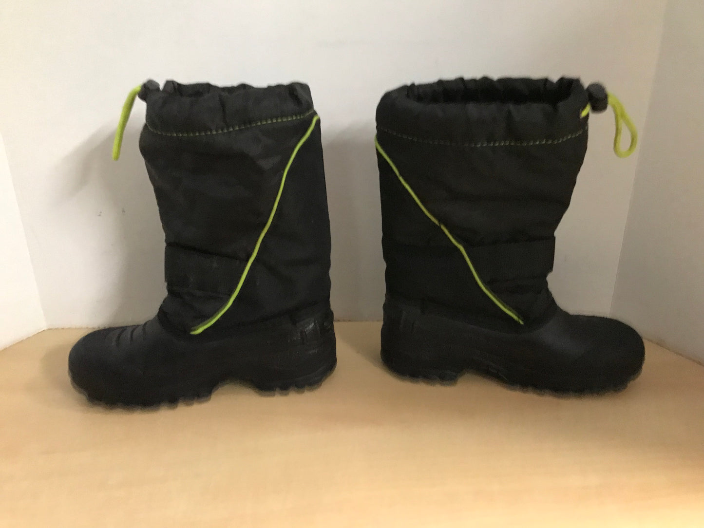 Winter Boots Child Size 1 Weather Spirits With Liner Black Lime