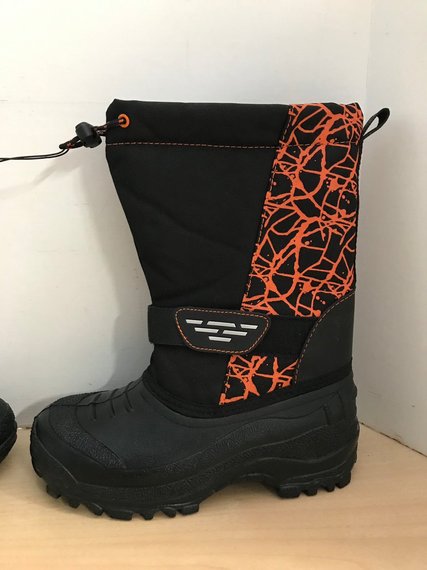 Winter Boots Child Size 4 Weather Spirits With Liner Black Orange NEW WITH TAGS