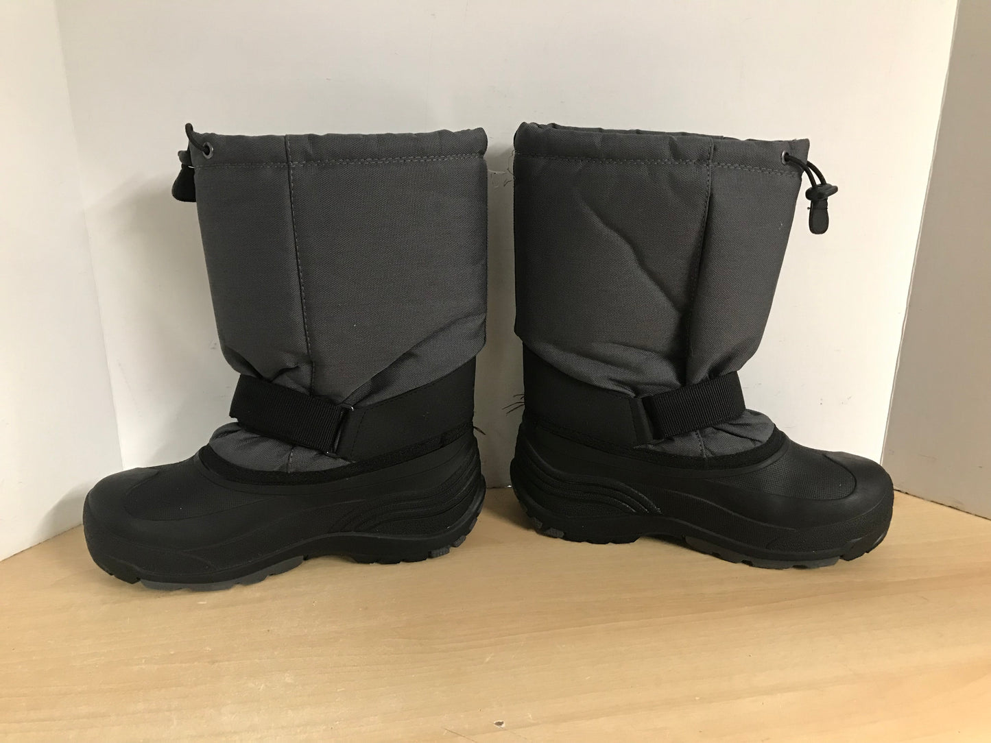 Winter Boot Child Size 6 Youth Kamik With Liner Grey Black Excellent