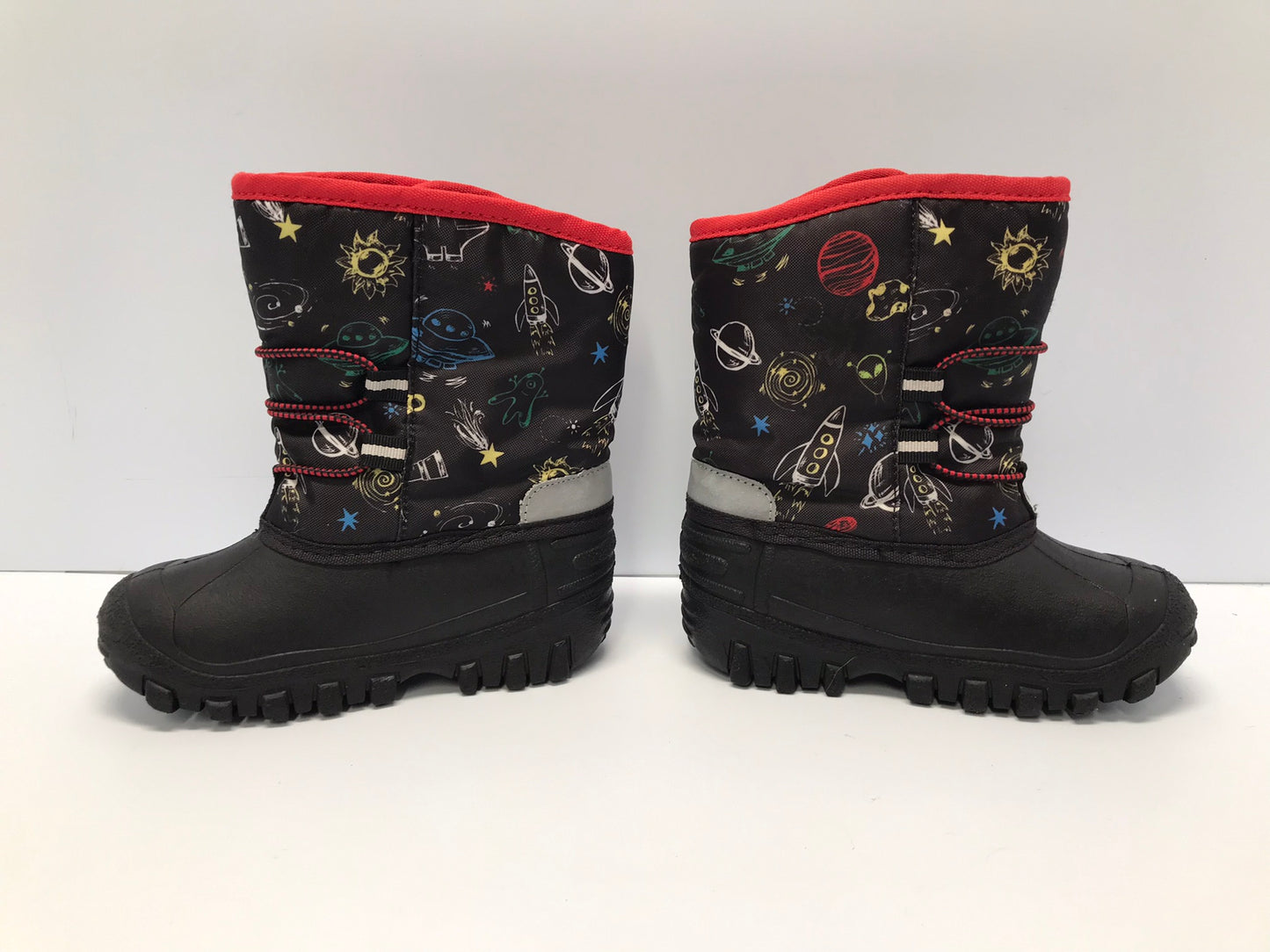 Winter Boots Child Size 10 Shoe Size Canadian Waterproof Black Red As New