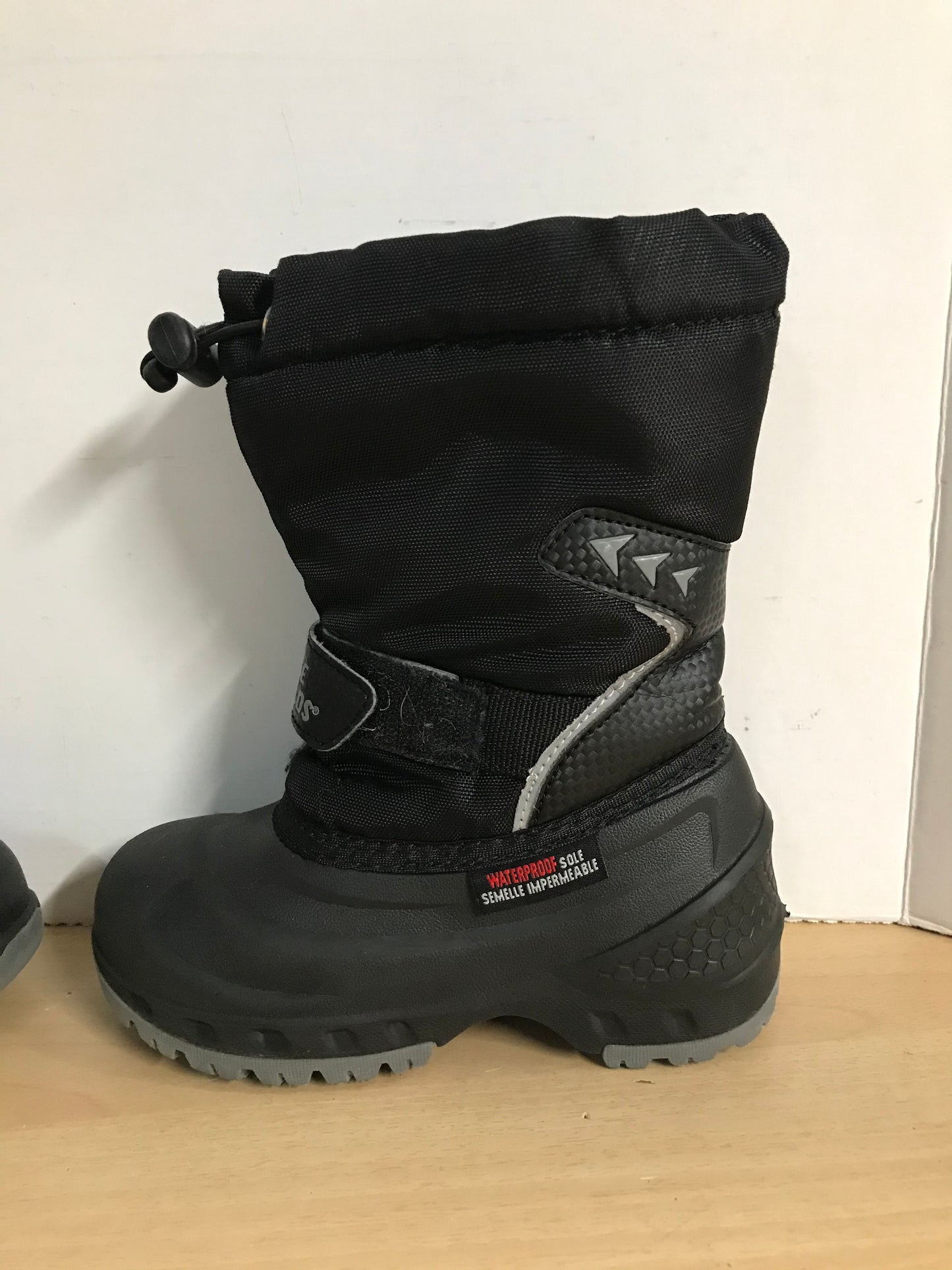 Winter Boots Child Size 11 Ice Fields With Liner Black Excellent