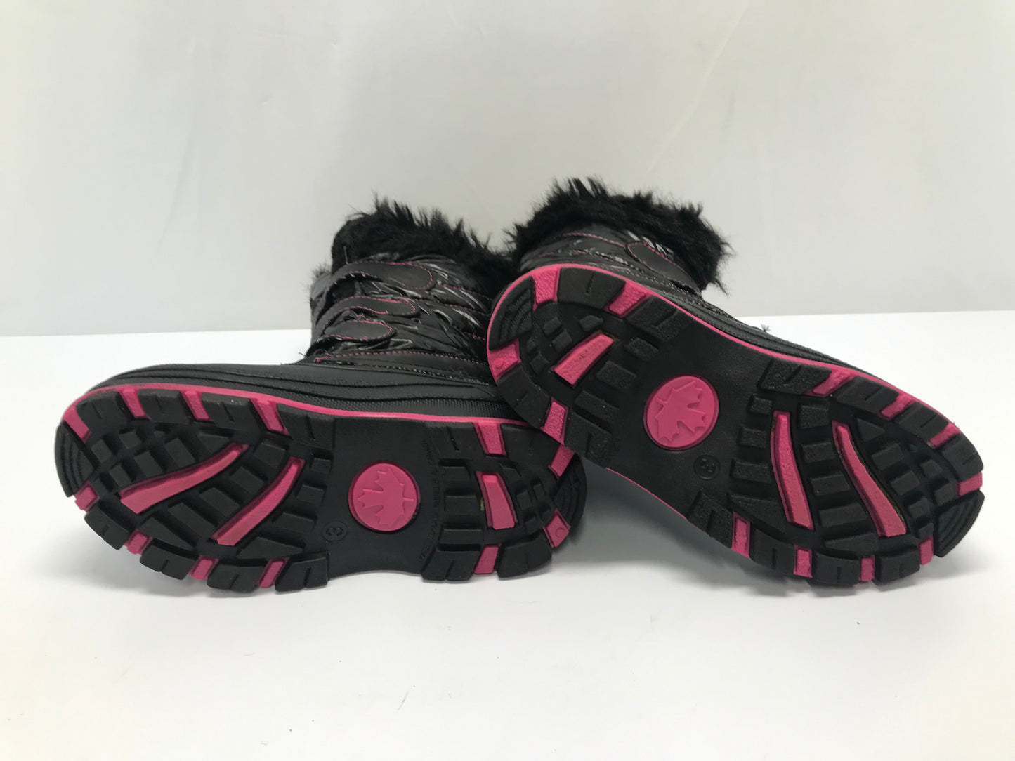 Winter Boots Child Size 3 Maple Leaf Black Pink New Demo Model