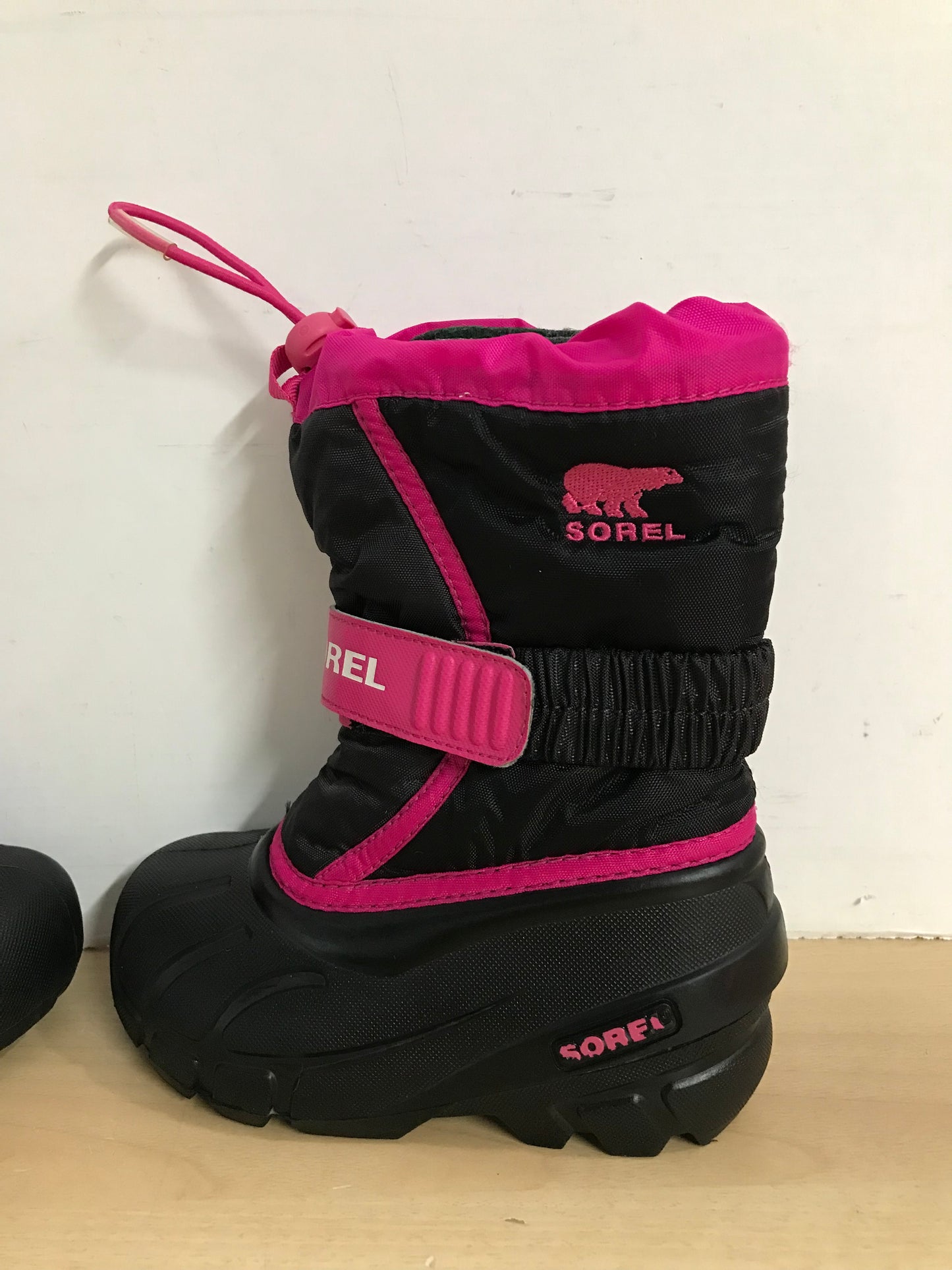 Winter Boots Child Size 9 Sorel Fushia Black With Liners As New Excellent
