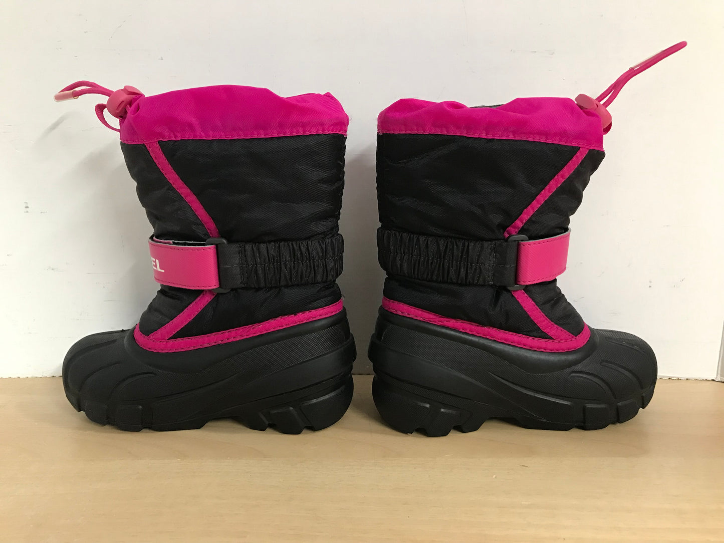 Winter Boots Child Size 9 Sorel Fushia Black With Liners As New Excellent