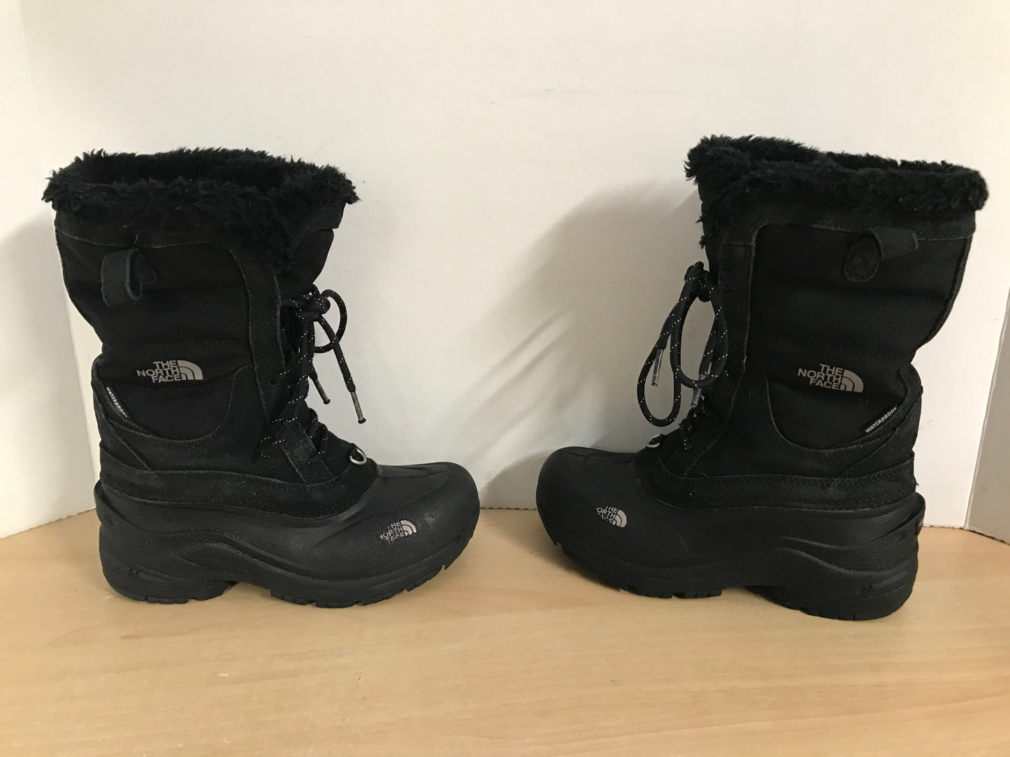 Winter Boots Child size 2 The North Face Black With Faux Fur Minor Wear