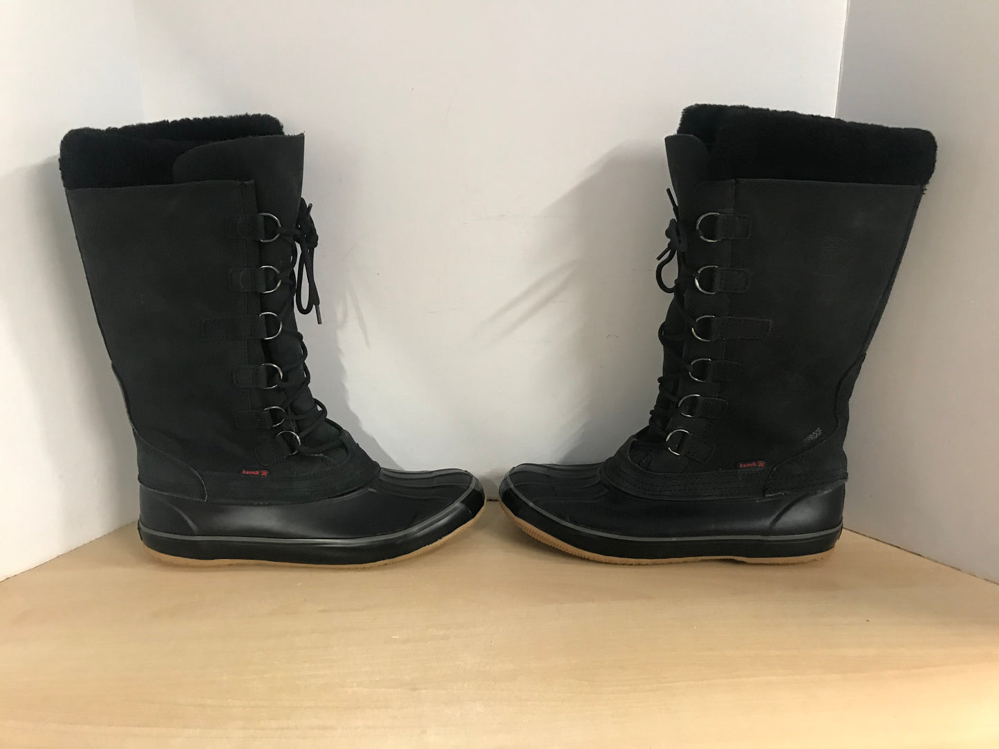 Winter Boots Ladies Size 11 Kamik Snow Vixen Black Leather With Liner Excellent