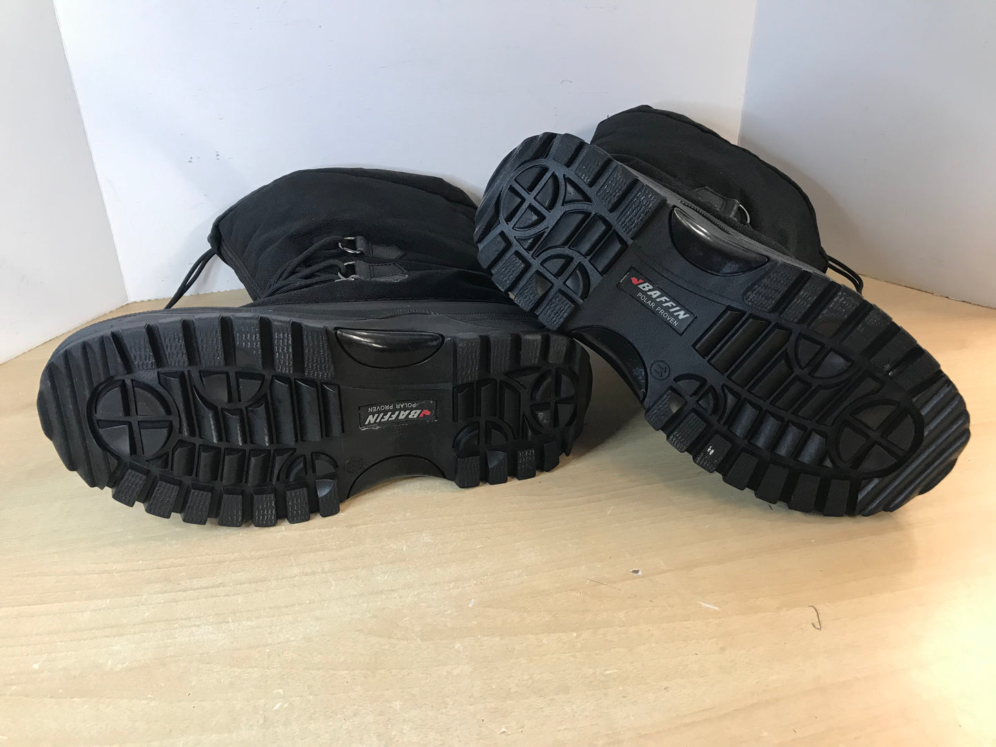 Winter Boots Men's Size 11 Baffin Polar Proven Polar Deep Cold Arctic Wear Black With Liner New Demo Model Outstanding Quality