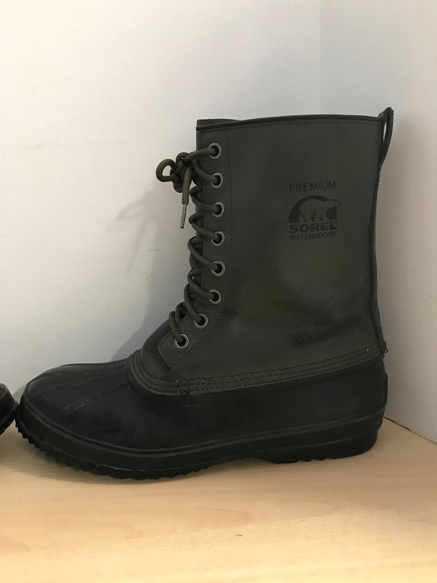 Winter Boots Men's Size 14 Sorel With Liner Olive and Black Waterproof Minor Wear