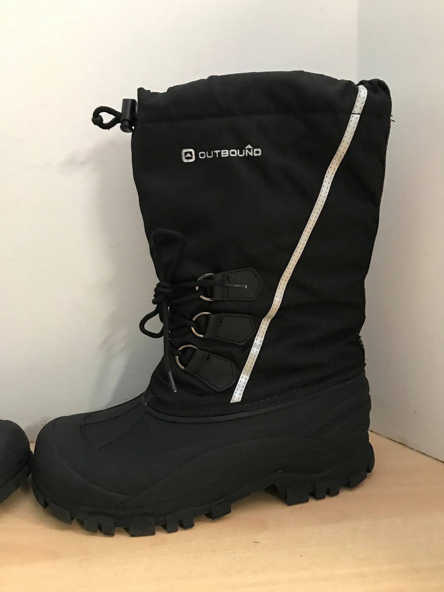 Winter Boots Men's Size 8 Outbound With Liner Black As New