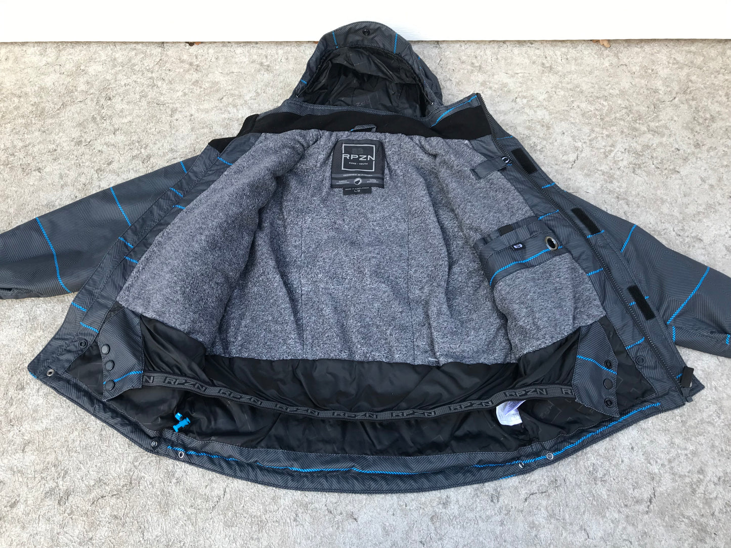 Winter Coat Child Size 12-14 Ripzone Core Black Blue With Snow Belt New Demo Model