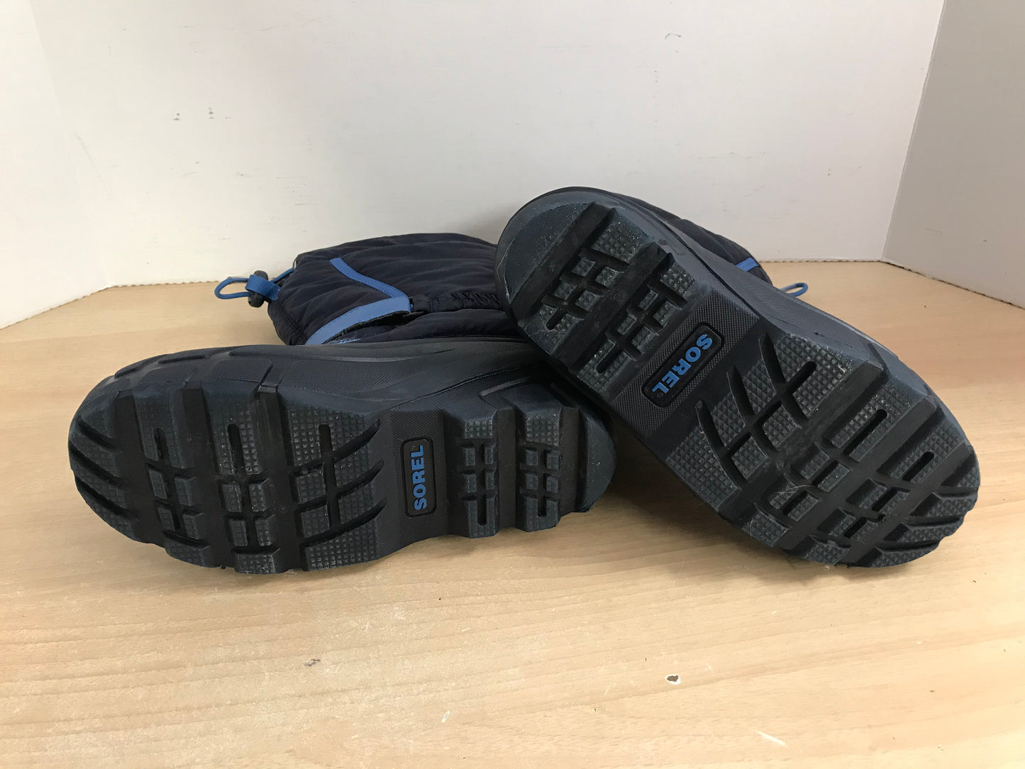 Winter Boots Child Size 3 Sorel Navy and Blue With Liner Excellent