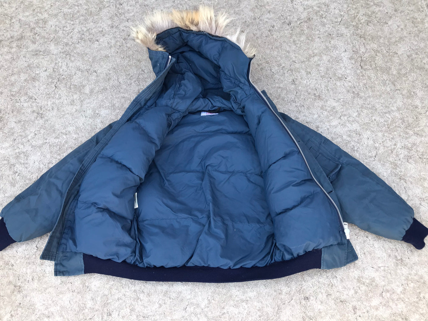 Winter Coat Men's Size Large Canadian Train Squire Goose Filled Fur Trim Vintage 1960's Made In Winnipeg Canada RARE and WARM