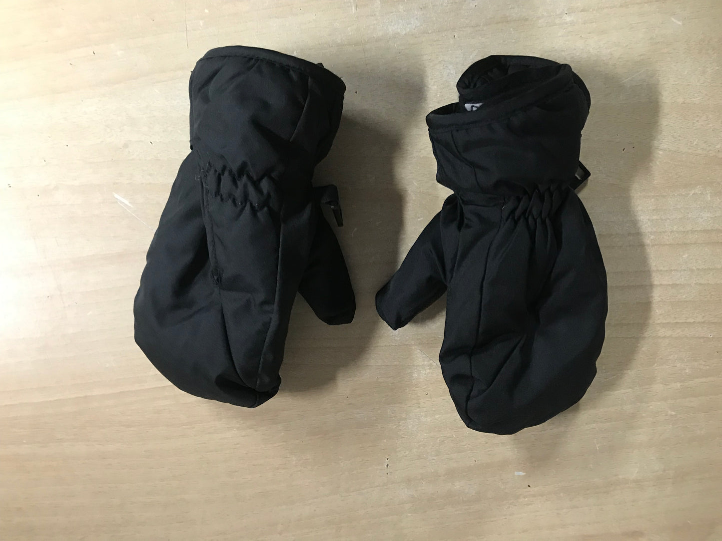 Winter Gloves and Mitts Child Size 2-3 Gordini Black Excellent