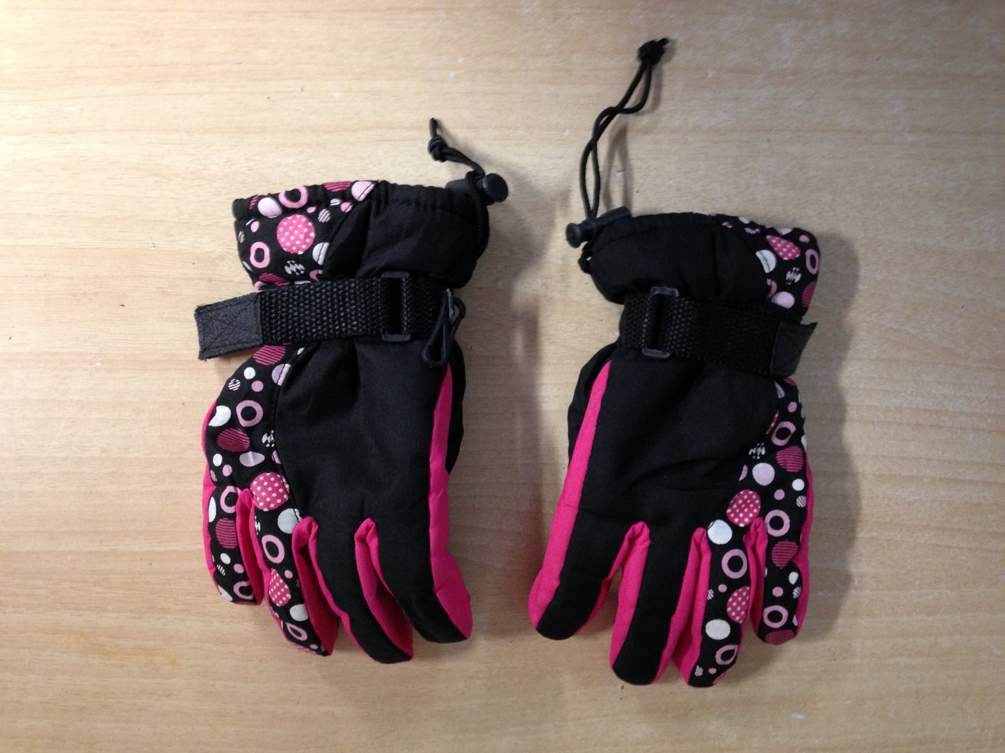 Winter Gloves and Mitts Child Size 4 PInk Black