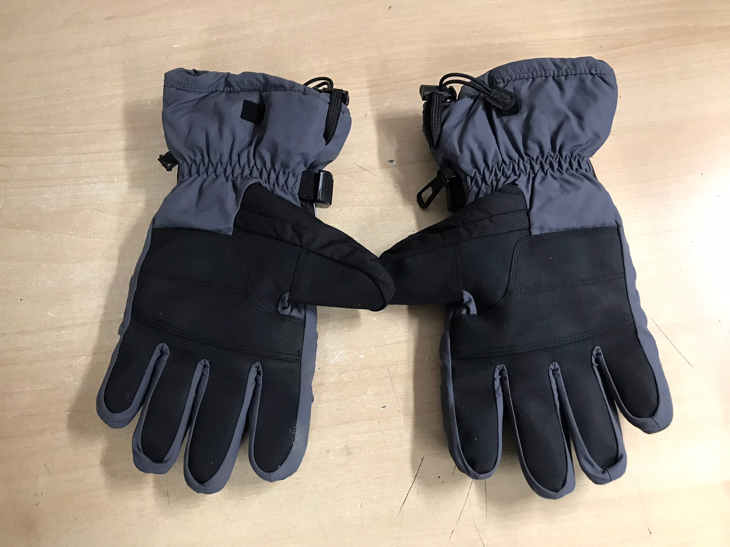 Winter Gloves and Mitts Men's Size X Large Black Grey As New