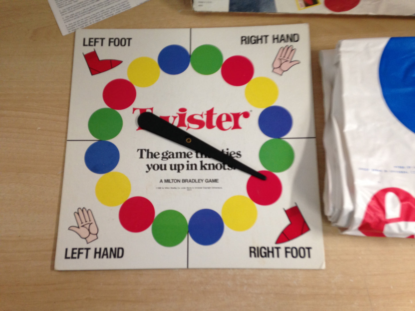 Y Game Twister Vintage Large Size Excellent Condition