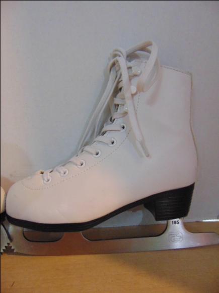 Figure Skates Child Size 3 Hespeler Excellent